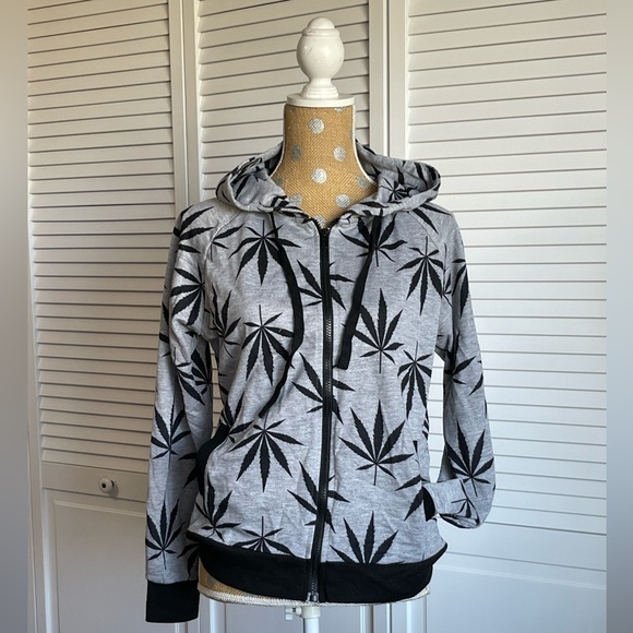 ellie & kate Tops - Ellie & Kate size XL Pot leaf Hoodie zip up , gray, and black